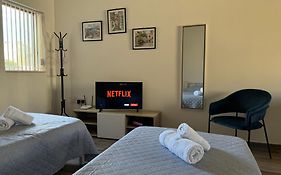 Private One Bedroom Apartment Close To Airport In Luqa